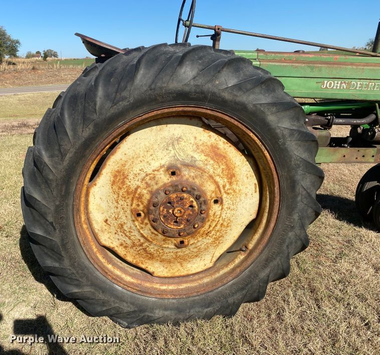 image for item EX9661 1941 John Deere B  tractor