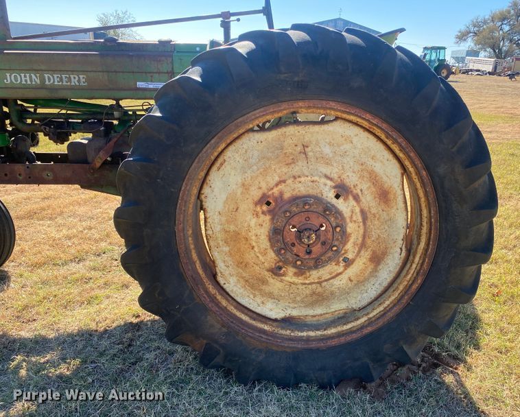 image for item EX9661 1941 John Deere B  tractor