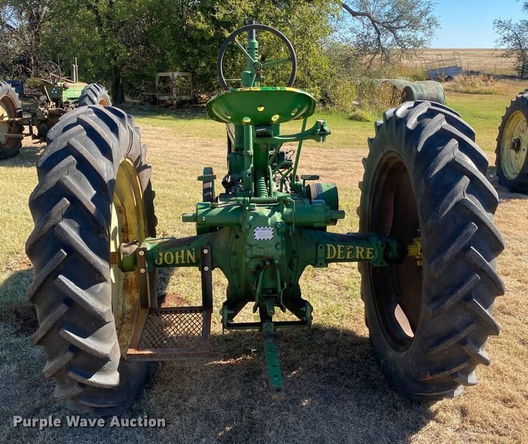 image for item EX9662 1944 John Deere B  tractor