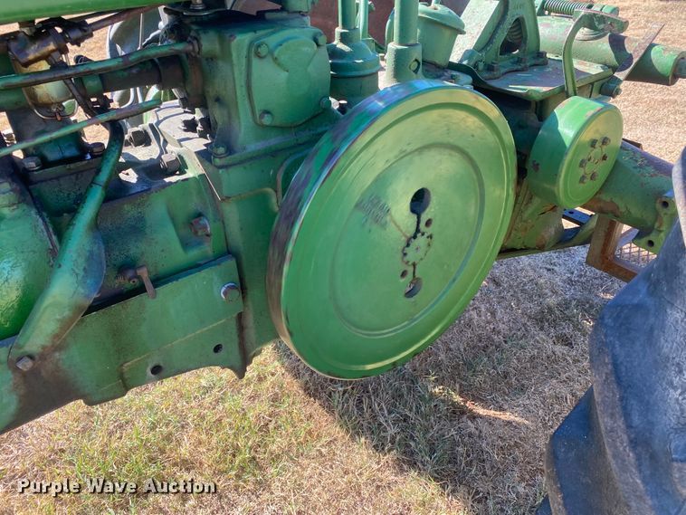 image for item EX9662 1944 John Deere B  tractor