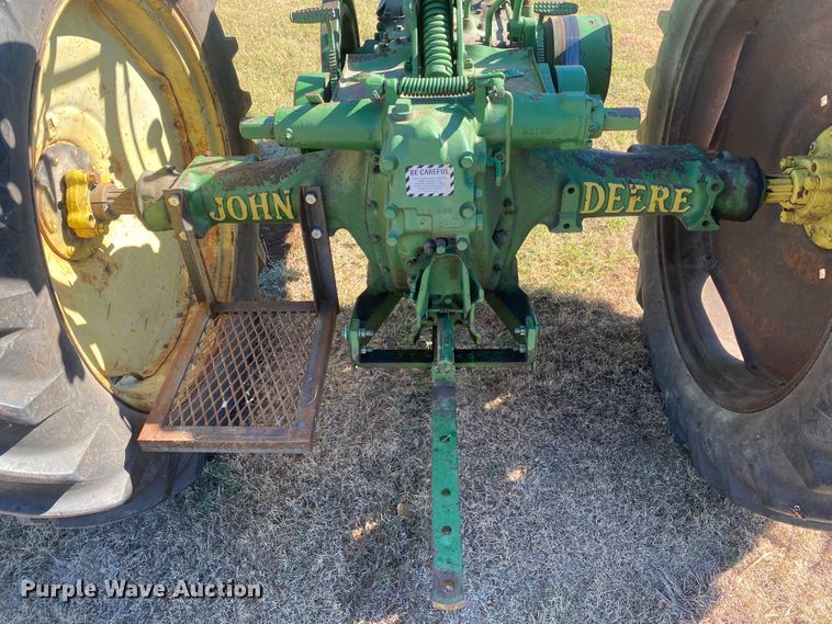 image for item EX9662 1944 John Deere B  tractor