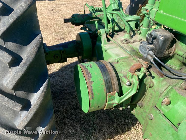 image for item EX9662 1944 John Deere B  tractor