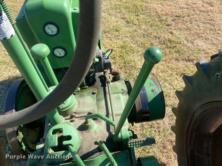 image for item EX9662 1944 John Deere B  tractor