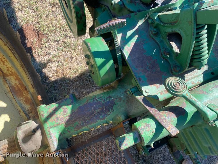 image for item EX9662 1944 John Deere B  tractor