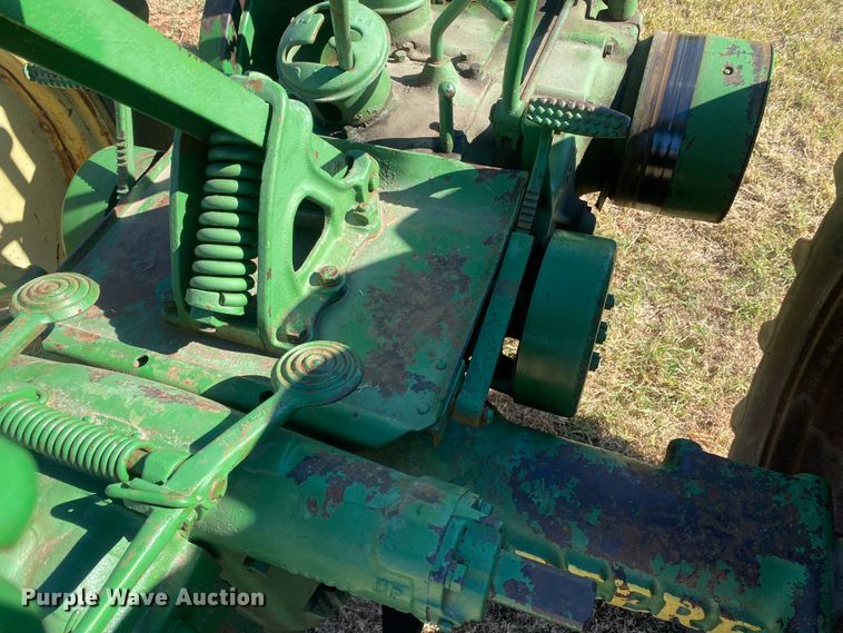 image for item EX9662 1944 John Deere B  tractor