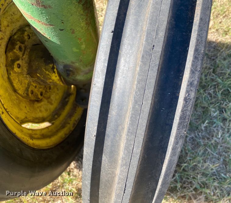 image for item EX9662 1944 John Deere B  tractor