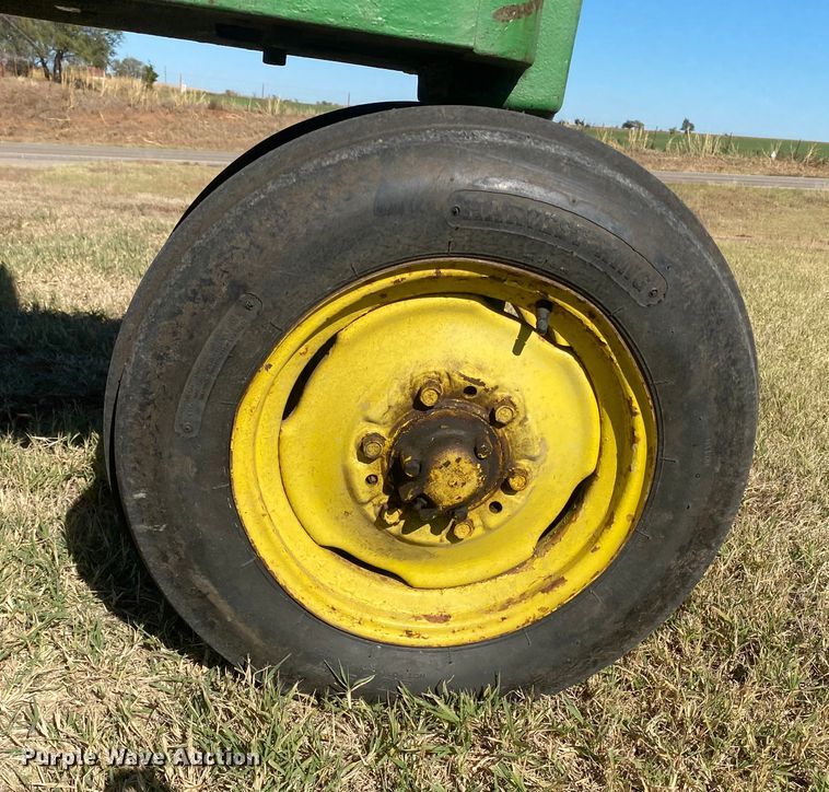 image for item EX9662 1944 John Deere B  tractor