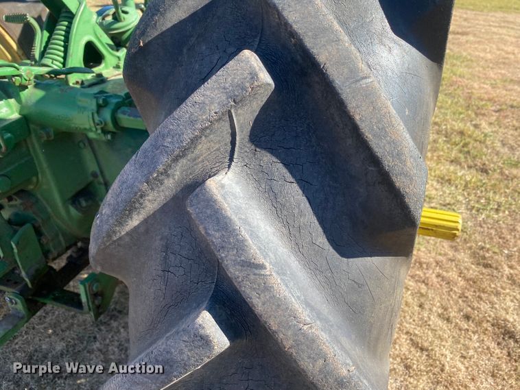 image for item EX9662 1944 John Deere B  tractor