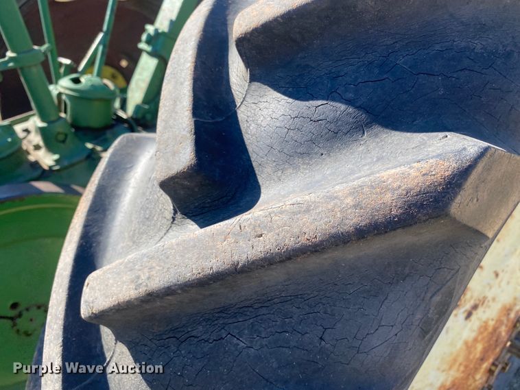 image for item EX9662 1944 John Deere B  tractor