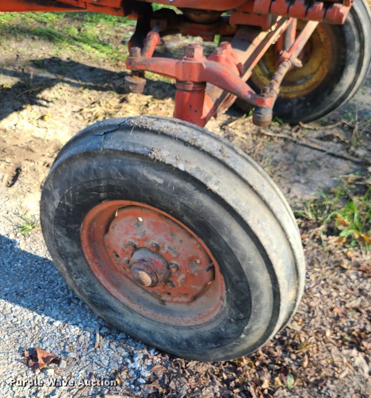 image for item EZ9178 1968 Case 931  tractor