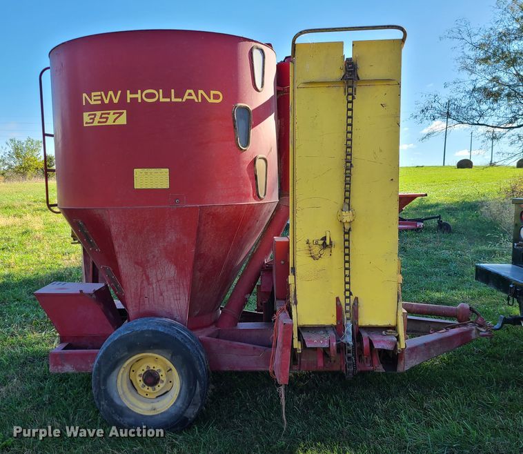 image for item EZ9179 New Holland 357  feed grinder/mixer