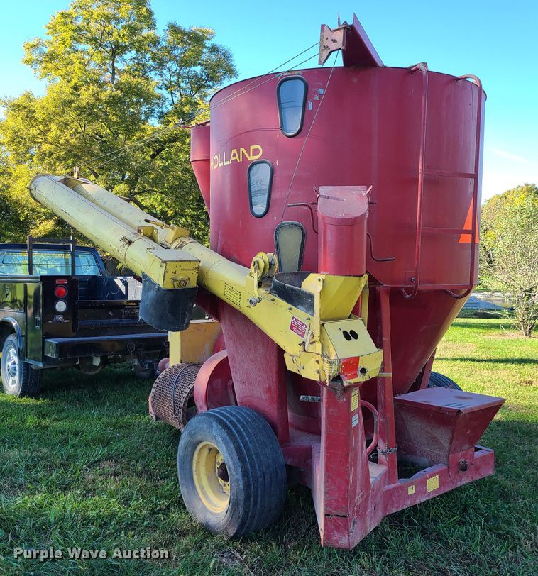 image for item EZ9179 New Holland 357  feed grinder/mixer