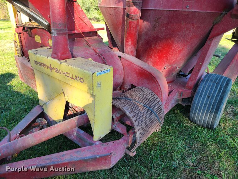 image for item EZ9179 New Holland 357  feed grinder/mixer