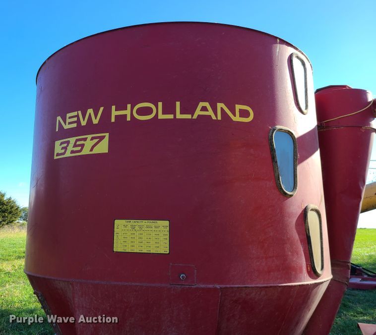 image for item EZ9179 New Holland 357  feed grinder/mixer