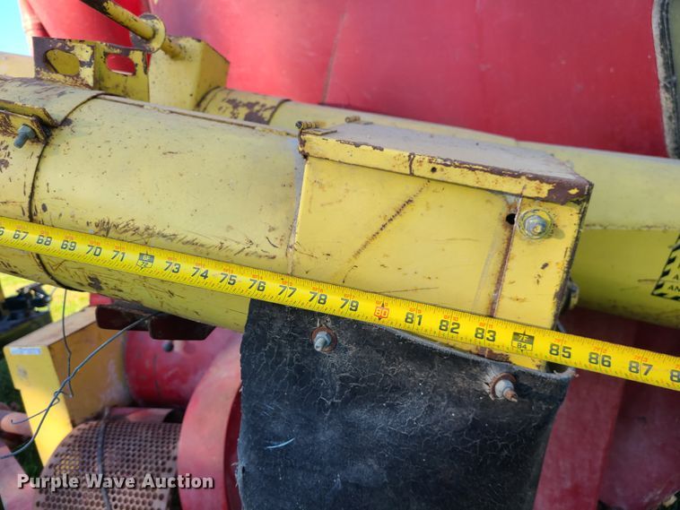 image for item EZ9179 New Holland 357  feed grinder/mixer