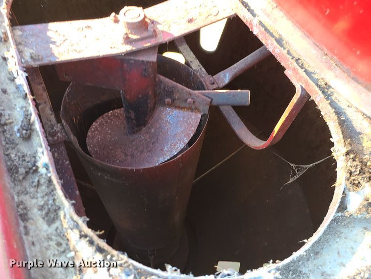 image for item EZ9179 New Holland 357  feed grinder/mixer