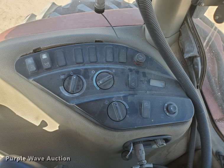 image for item GK9971 2004 Case MX230  MFWD tractor