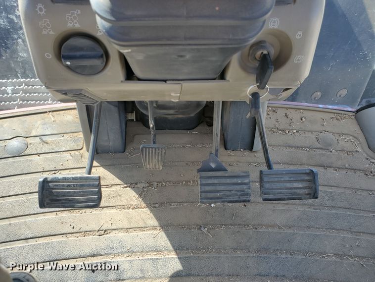 image for item GK9971 2004 Case MX230  MFWD tractor