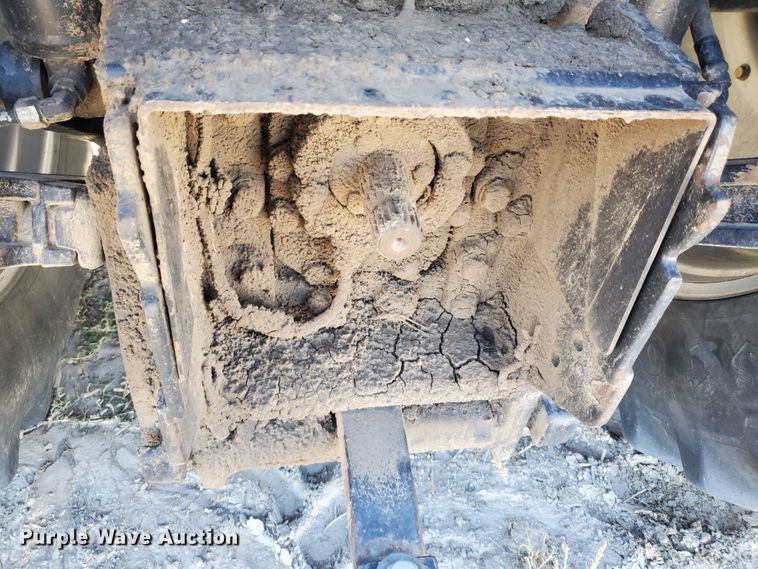 image for item GK9971 2004 Case MX230  MFWD tractor