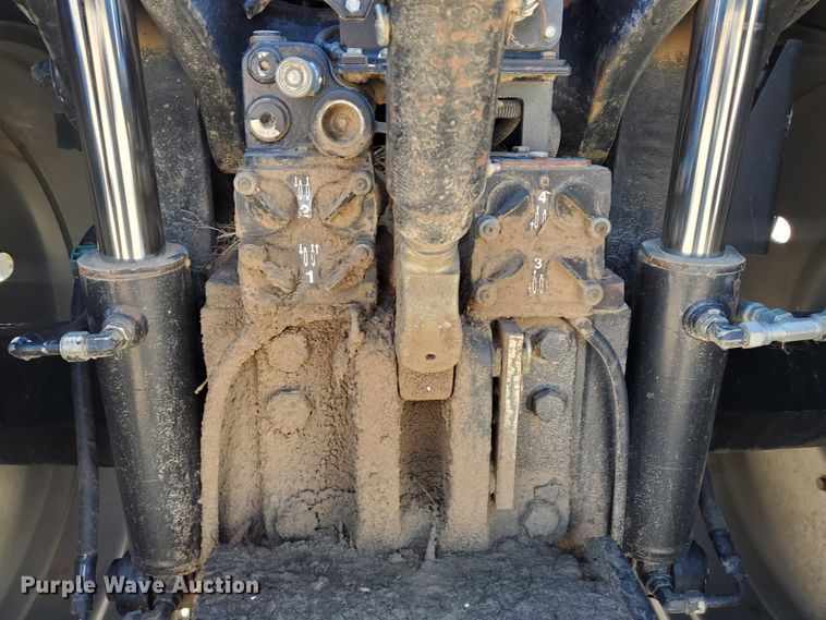 image for item GK9971 2004 Case MX230  MFWD tractor