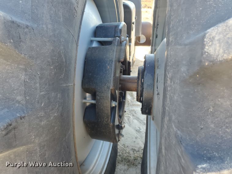 image for item GK9971 2004 Case MX230  MFWD tractor