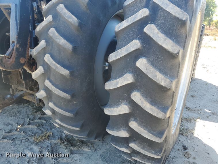 image for item GK9971 2004 Case MX230  MFWD tractor