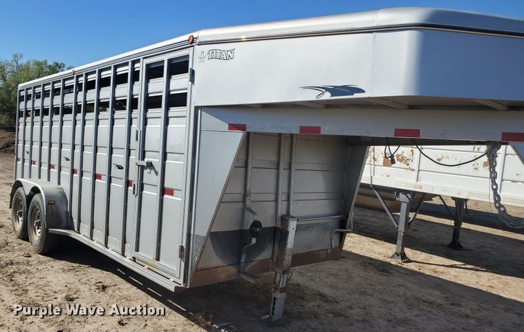 image for item GK9972 2010 Titan AR5296  livestock trailer
