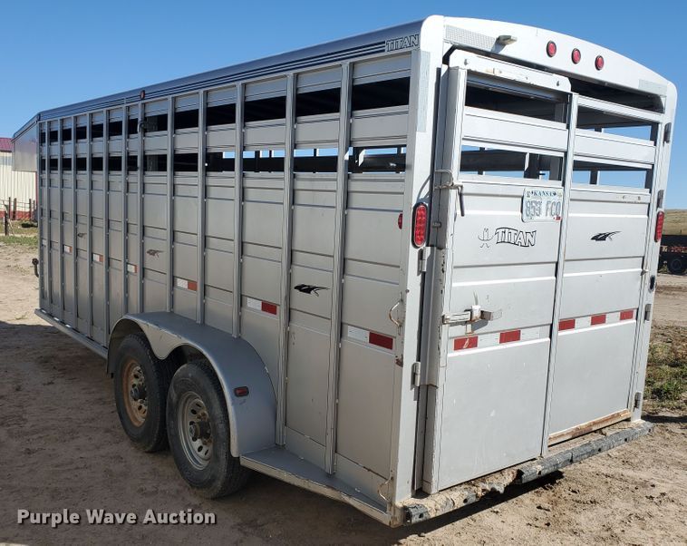 image for item GK9972 2010 Titan AR5296  livestock trailer
