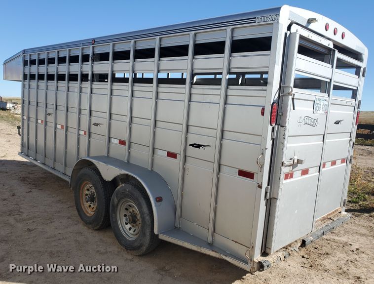 image for item GK9972 2010 Titan AR5296  livestock trailer