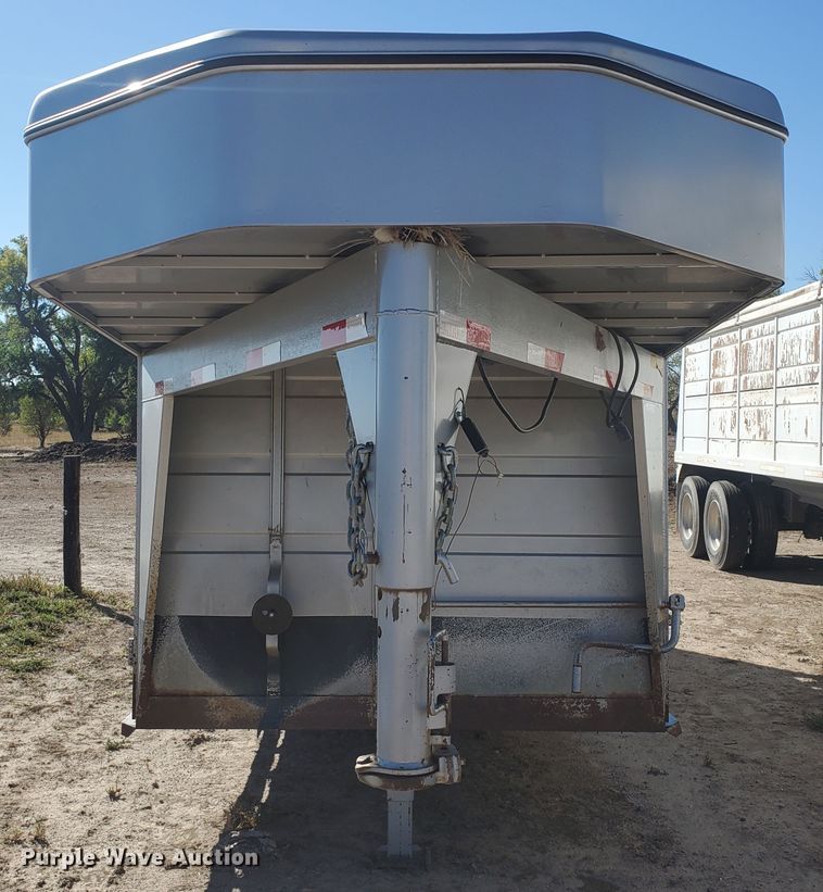image for item GK9972 2010 Titan AR5296  livestock trailer