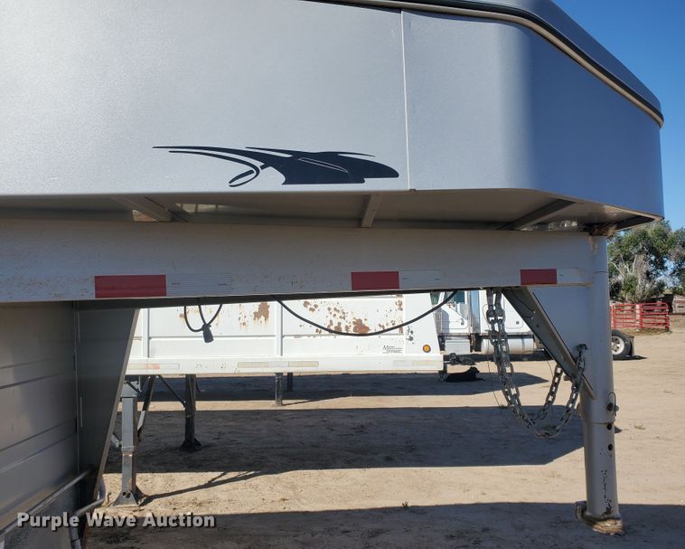 image for item GK9972 2010 Titan AR5296  livestock trailer