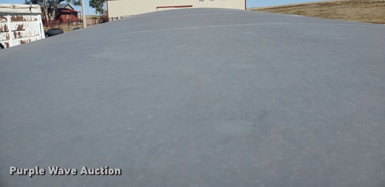 image for item GK9972 2010 Titan AR5296  livestock trailer