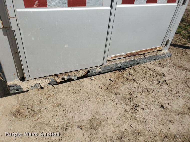 image for item GK9972 2010 Titan AR5296  livestock trailer