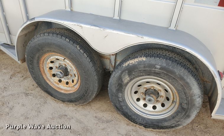 image for item GK9972 2010 Titan AR5296  livestock trailer