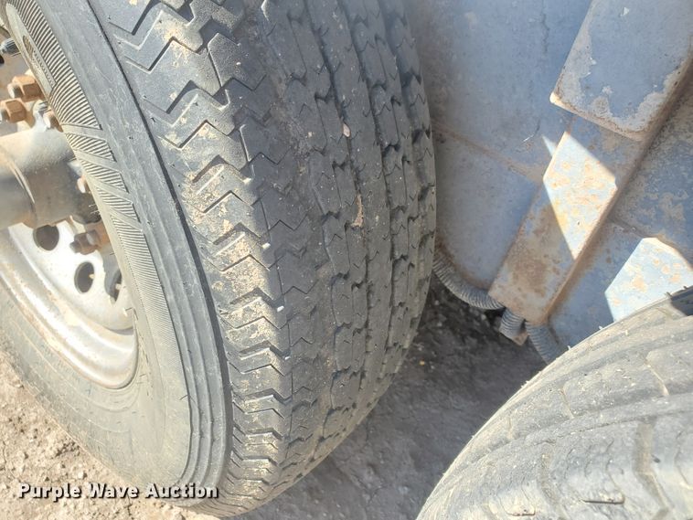 image for item GK9972 2010 Titan AR5296  livestock trailer