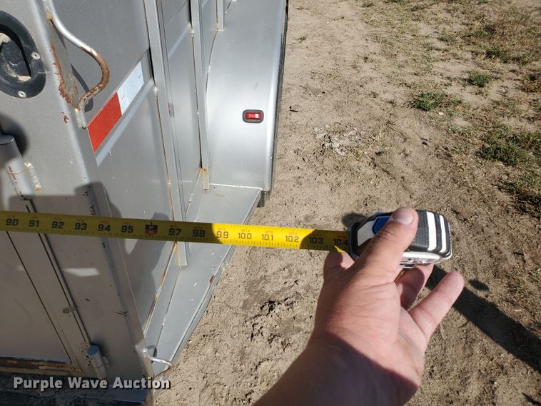 image for item GK9972 2010 Titan AR5296  livestock trailer