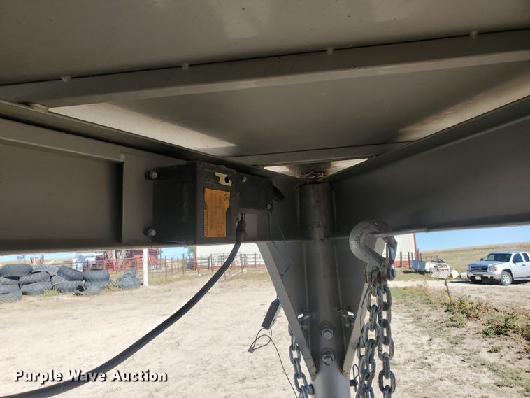 image for item GK9972 2010 Titan AR5296  livestock trailer