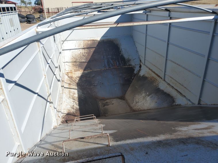 image for item GK9973 2004 Maurer  grain trailer