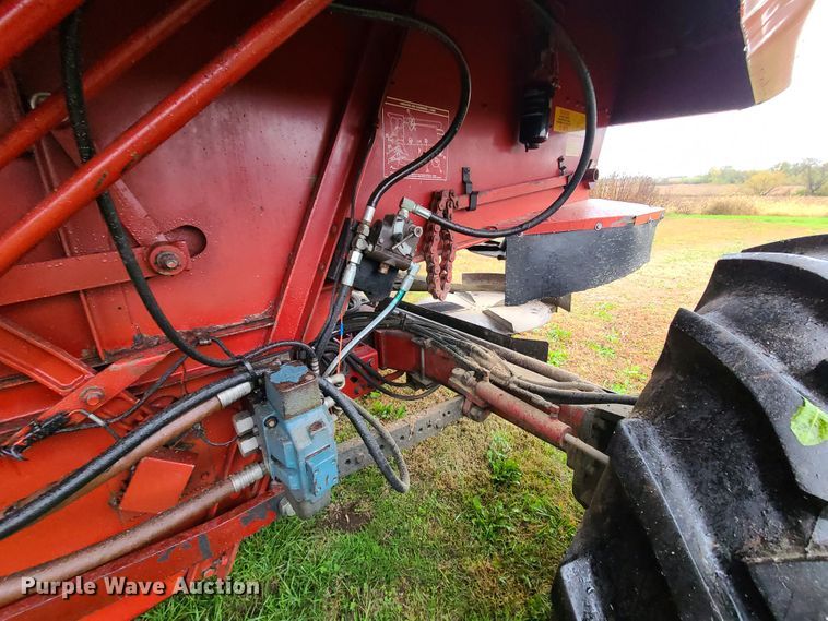 image for item GO9460 1987 Case IH 1660 Axial-Flow  RWA combine