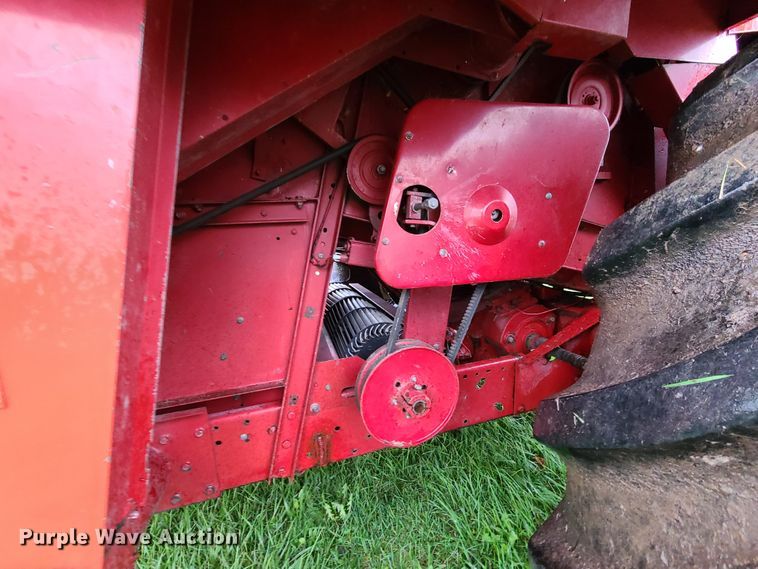 image for item GO9460 1987 Case IH 1660 Axial-Flow  RWA combine