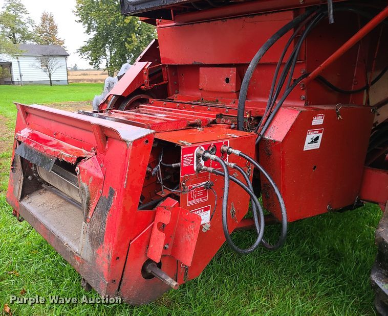 image for item GO9460 1987 Case IH 1660 Axial-Flow  RWA combine