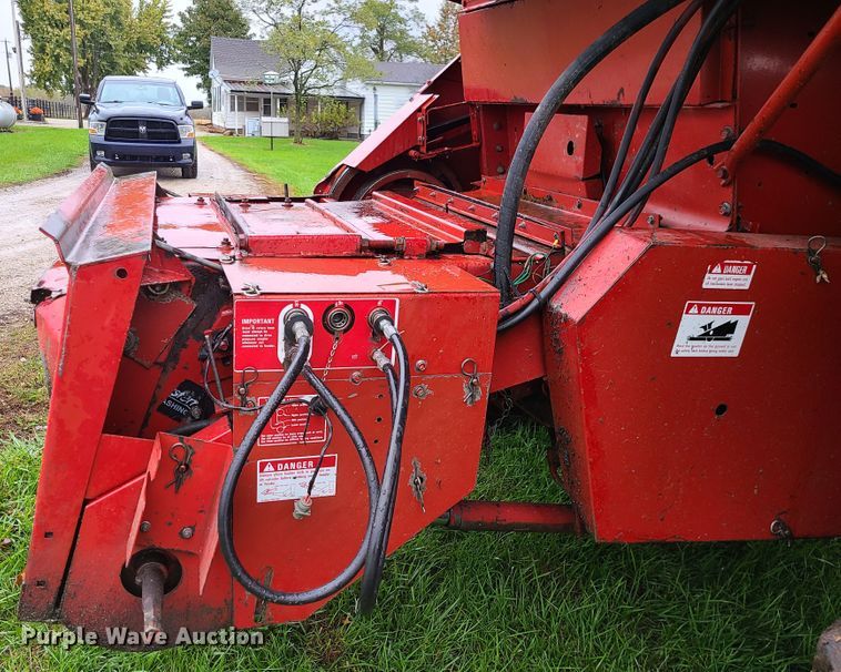 image for item GO9460 1987 Case IH 1660 Axial-Flow  RWA combine