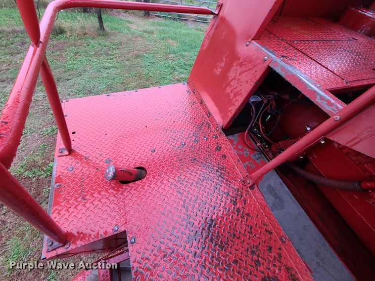 image for item GO9460 1987 Case IH 1660 Axial-Flow  RWA combine