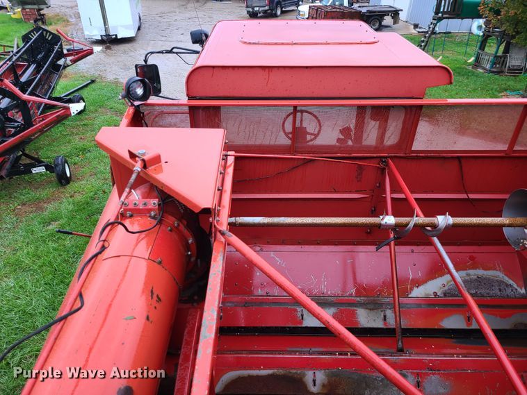 image for item GO9460 1987 Case IH 1660 Axial-Flow  RWA combine