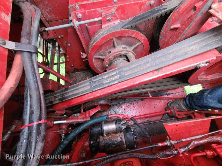 image for item GO9460 1987 Case IH 1660 Axial-Flow  RWA combine
