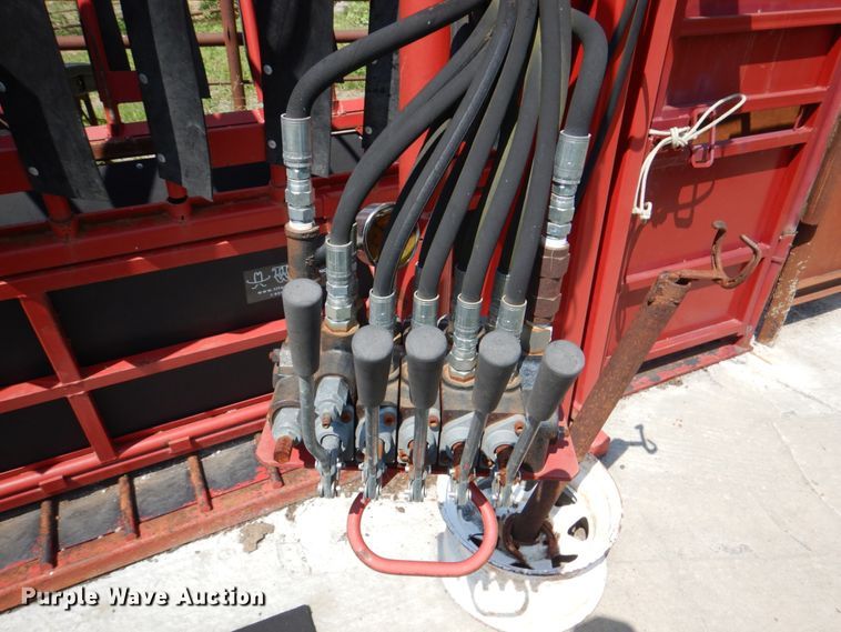 image for item HC9373 Titan West Cattle Care Chutes  livestock chute