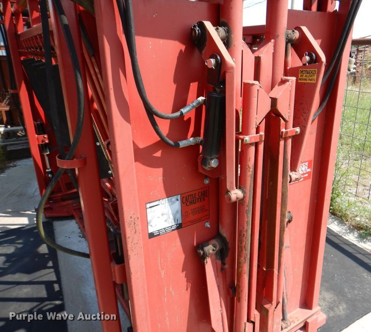 image for item HC9373 Titan West Cattle Care Chutes  livestock chute