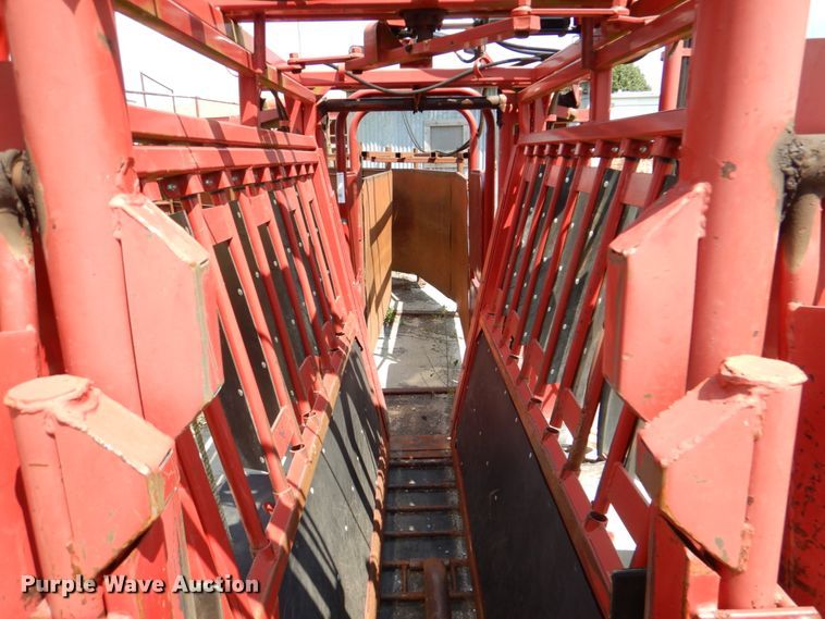 image for item HC9373 Titan West Cattle Care Chutes  livestock chute