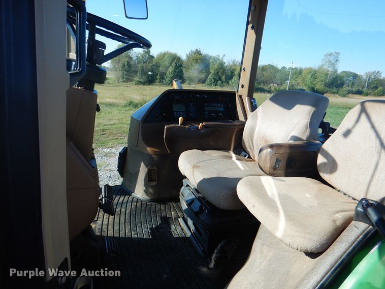 image for item HT9479 2004 John Deere 8420  MFWD tractor