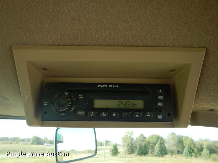 image for item HT9479 2004 John Deere 8420  MFWD tractor